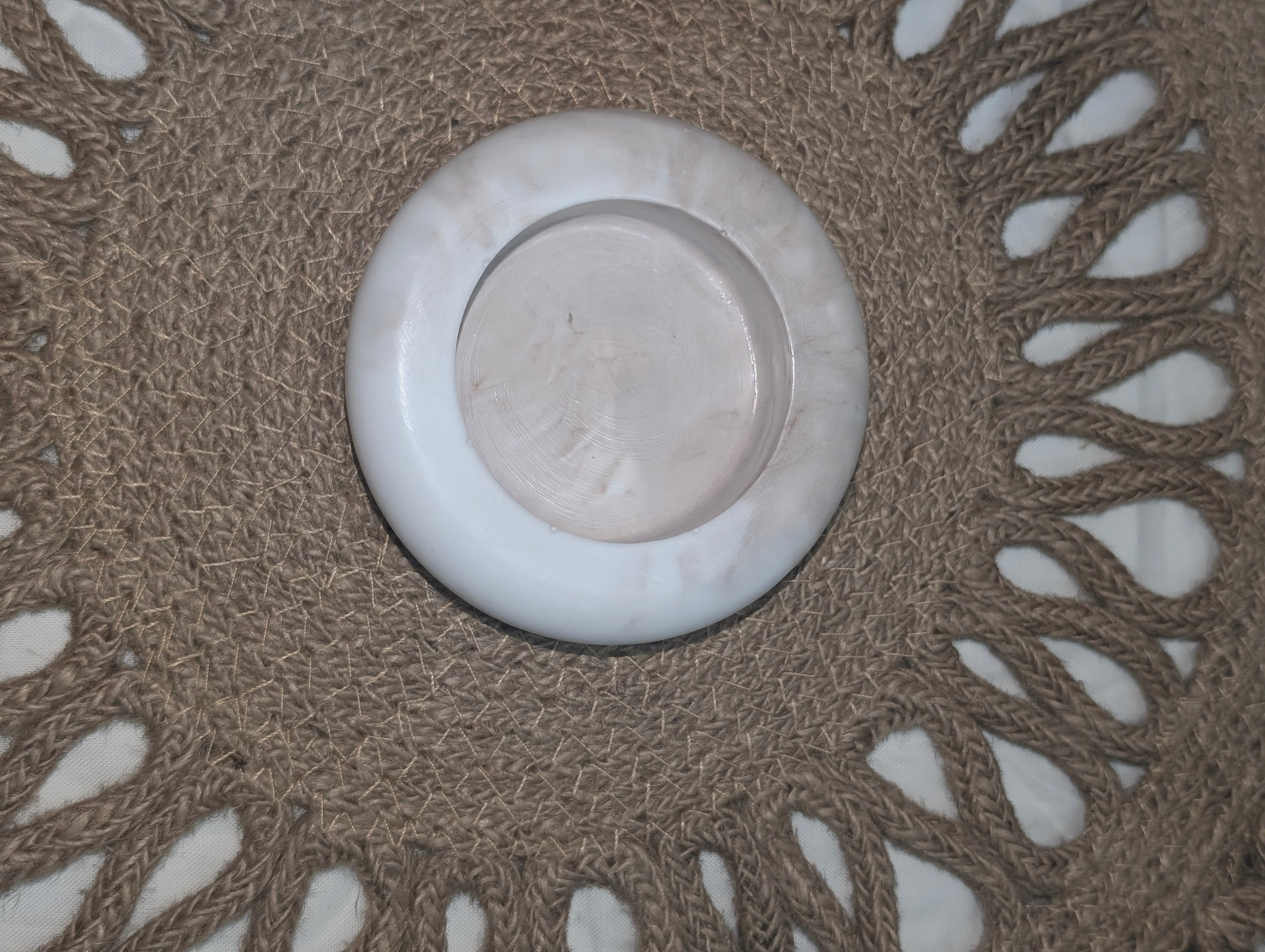 Circle Holder Marble Brown